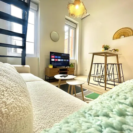 échappée St-michel  Centre - à Pied - Wifi Apartamento